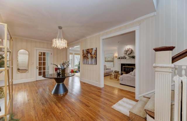1499 Sheridan Road Gallery 2