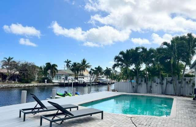 420 SE 15th Ave - 420 Southeast 15th Avenue, Pompano Beach, FL 33060