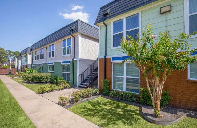 Dominion at Oak Forest Apartments Gallery 2