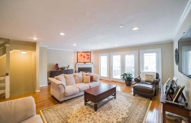 427 Oakmont Court Gallery 4