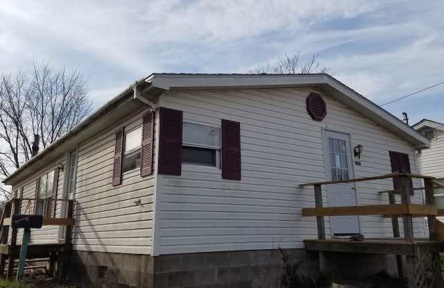 1007 Tuttle Ave - 1007 Tuttle Avenue, Crawfordsville, IN 47933