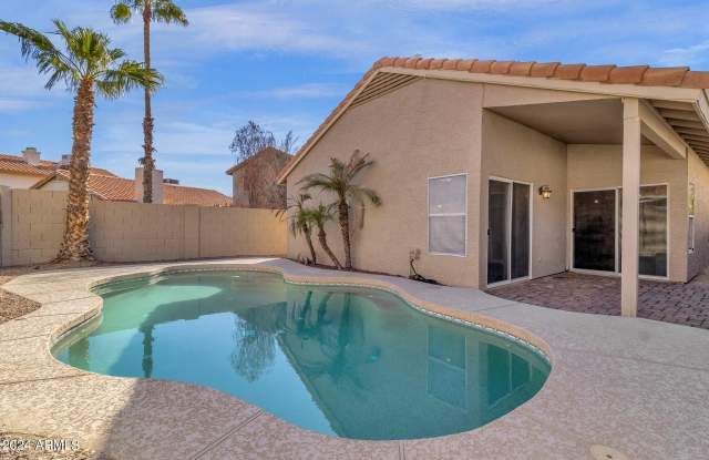 4110 E WOODLAND Drive - 4110 East Woodland Drive, Phoenix, AZ 85048