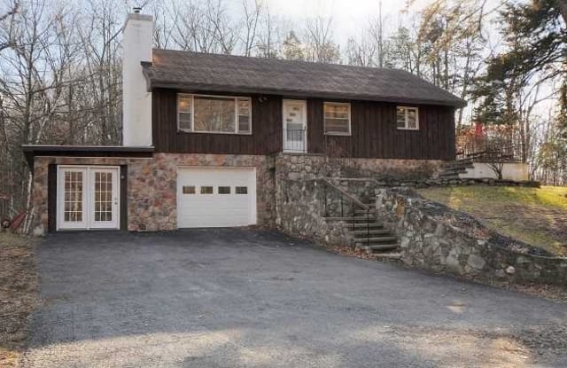 102 SAINT PAUL - 102 St Pauls Road, Dutchess County, NY 12571