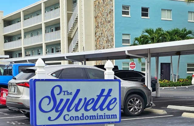 Fully Furnished 2 Bedroom 2 Bath St. Pete Beach Condo! photos photos