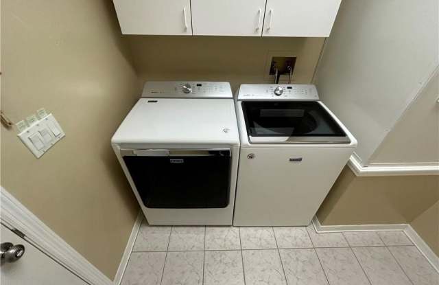515 E Falconry Court Gallery 4