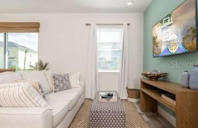 8123 COCONUT Place Gallery 4