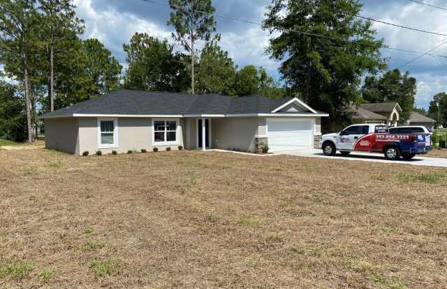 Custom Home - Desirable SE Ocala Neighborhood 3/2/2 **Won't Last** photos photos