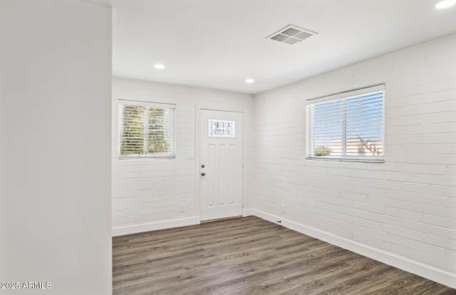 1542 E Turquoise Avenue Gallery 4