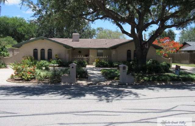 302 W PALM VALLEY DR. - 302 Palm Valley Dr W, Palm Valley, TX 78552