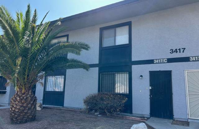 PACIOUS 2 BEDROOM 1.5 BATHROOM TOWNHOME WITH PRIVATE YARD, IN-UNIT LAUNDRY photos photos