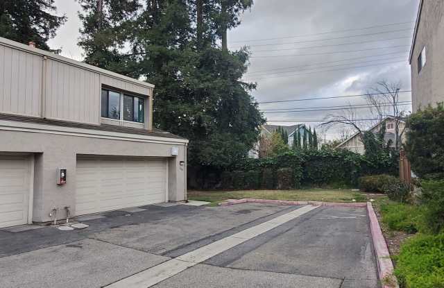 Spacious 2-Story Townhome, Completely Remodeled, A/C, Fresh Paint, Large Backyard! photos photos
