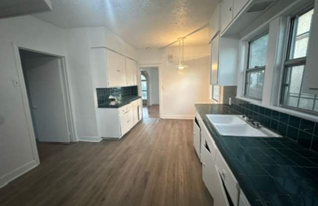 3 Bed 1 bath Single Family Home Gallery 1