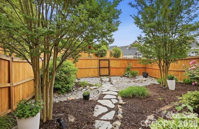 19512 Topgallant Drive Gallery 3