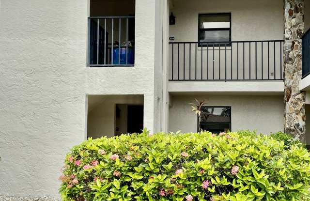 12498 Riverside Drive #205 photos photos