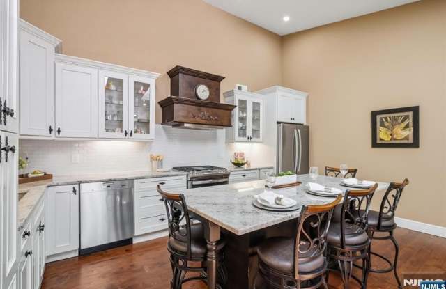 1002 Boxwood Court Gallery 3
