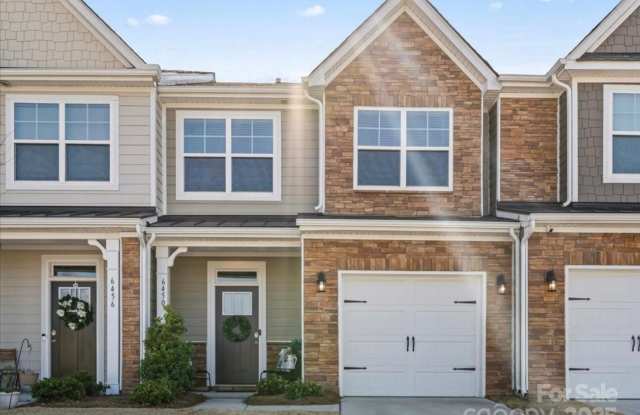 Beautiful 3-Bedroom Townhome in Harrisburg, NC with Bonus Room  Community Amenities! photos photos