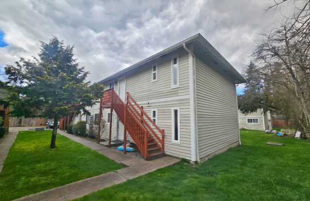 Beautiful 2 Bed 1 Bath Condo in Mountlake Terrace Gallery 1
