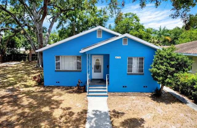 675 17th Avenue South photos photos