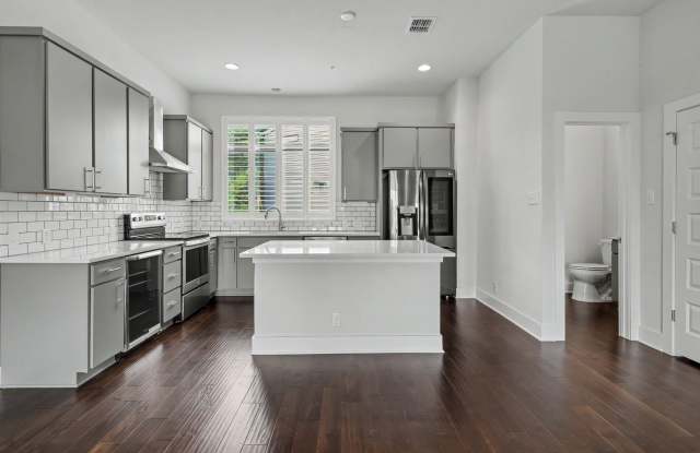 4 Week Free Move-In Incentive! Modern Downtown SA Townhome | Rooftop Balcony, Private Garage & All Appliances Included Gallery 3