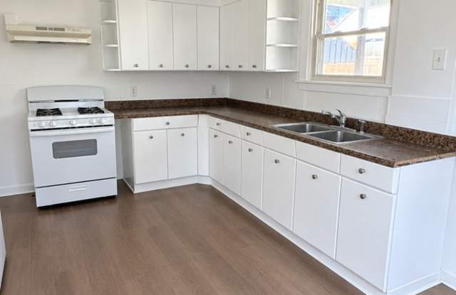 2 bedroom / 1 bath townhome on quiet street in Clairton Gallery 3