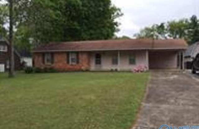 2306 13th Street SE - 2306 13th Street Southeast, Decatur, AL 35601