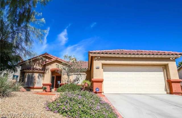Charming Single-Story Home with Spa & Covered Patio Near Spencer & Wigwam in Las Vegas photos photos