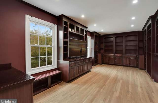 7320 BRADLEY BOULEVARD Gallery 4