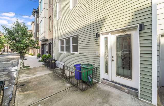 135 NEW YORK AVE Gallery 2