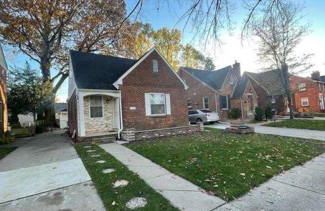 23035 Marlboro Street photos photos