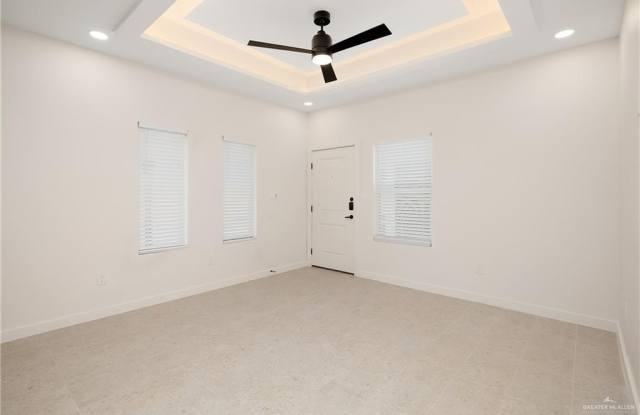 11501 N 25th Street Gallery 4