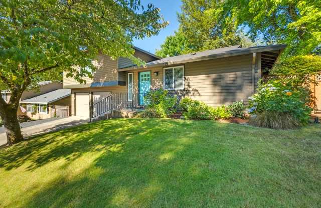 4 bedroom 3 bath home in Tualatin with separate living quarters photos photos
