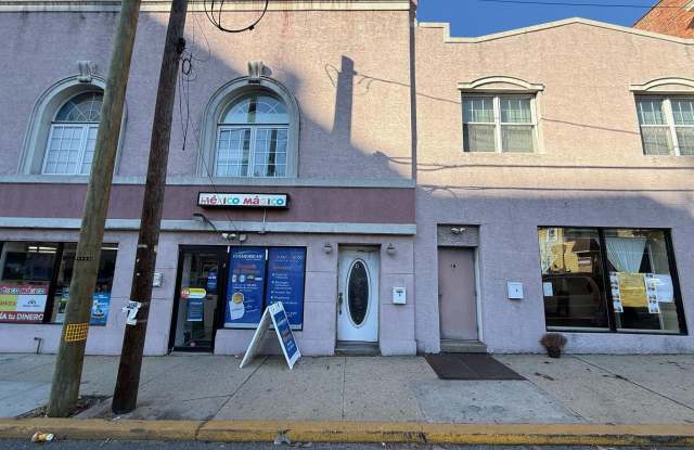 4 N PEARL Street Gallery 2