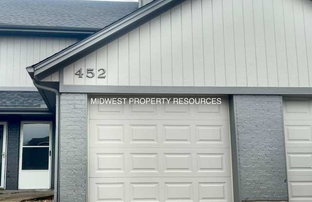 Beautiful 2 Bedroom Townhome with Updated Kitchen photos photos