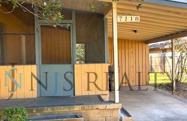 BEAUTIFULLY UPDATED 3/1 889sq ft home. with upgraded kitchen  bath  covered parking!! photos photos