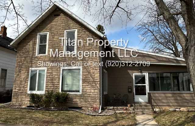 118 West 6th Street - 1/2 - 118 West 6th Street, Kaukauna, WI 54130