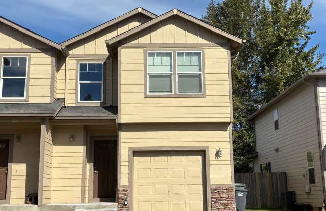 Coming soon 3 Bedroom 2.5 Bath Two Story Duplex Gallery 3
