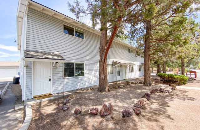Affordable Two Bed w/ Garage in heart of Bend photos photos