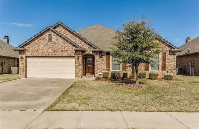 308 Delaware Street - 308 Delaware Street, Burleson, TX 76028