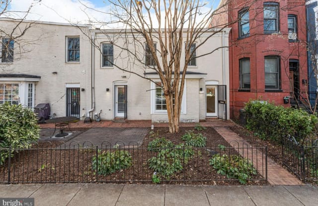 653 G STREET SE - 653 G Street Southeast, Washington, DC 20003