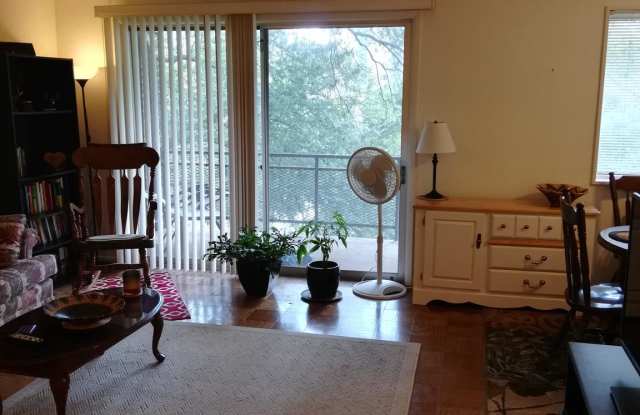 10424 ROCKVILLE PIKE Gallery 2