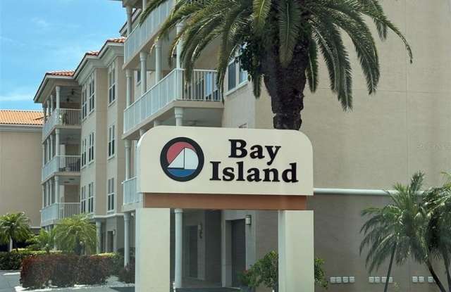7645 SUN ISLAND Drive S Gallery 2