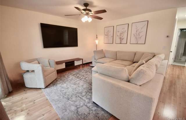 99 Richmond Boulevard unit: 3A - 99 Richmond Boulevard, Ronkonkoma, NY 11779