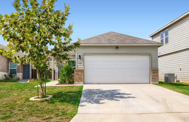 Charming 3-Bedroom Home with Open Floor Plan & Modern Kitchen Gallery 4