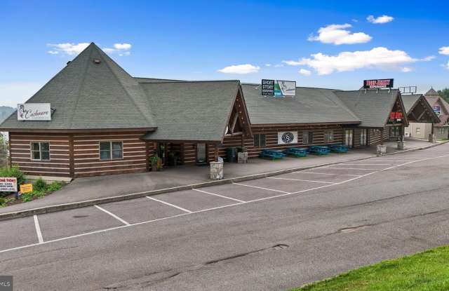 1550 DEEP CREEK Drive Gallery 4