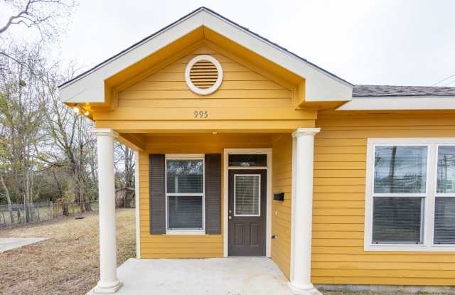 Cozy 2 bed / 2 bath - Move in Ready! photos photos