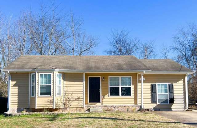 Single-Family in Oak Grove, KY--Fenced Yard, Deck Garden Space! - 946 Van Buren Avenue, Oak Grove, KY 42262 Single-Family in Oak Grove, KY--Fenced Yard, Deck Garden Space! - 946 Van Buren Avenue, Oak Grove, KY 42262