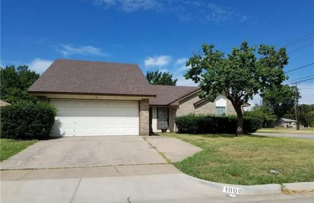 1000 Blue Carriage Lane N - 1000 Blue Carriage Lane North, Fort Worth, TX 76120