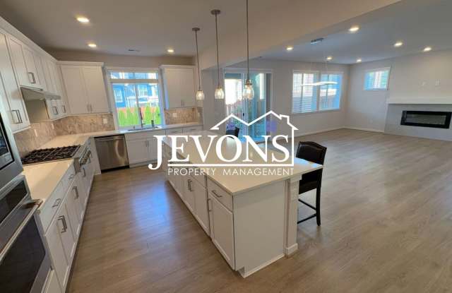 Homes this size don't come around often, so schedule your showing today! Gallery 3