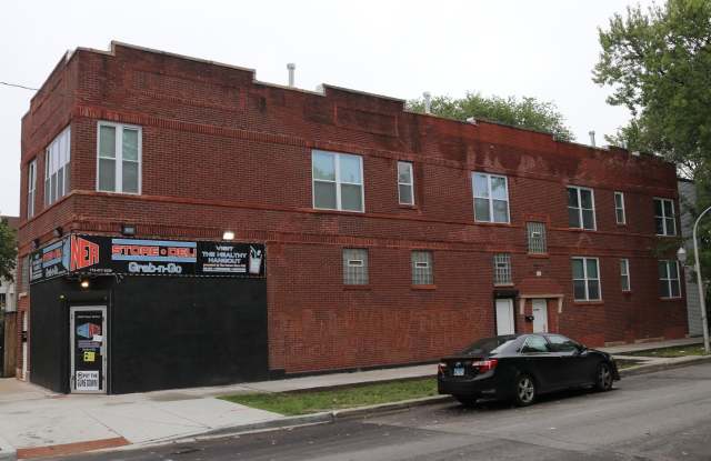 934 N Lamon Avenue unit: 2 photos photos