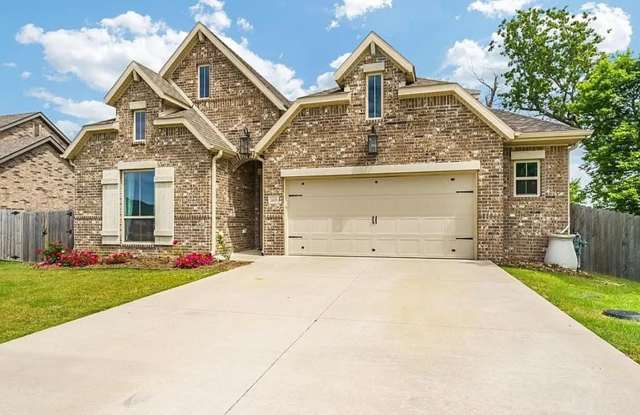 Spacious 4 Bed, 3 Bath Home in Cave Springs photos photos